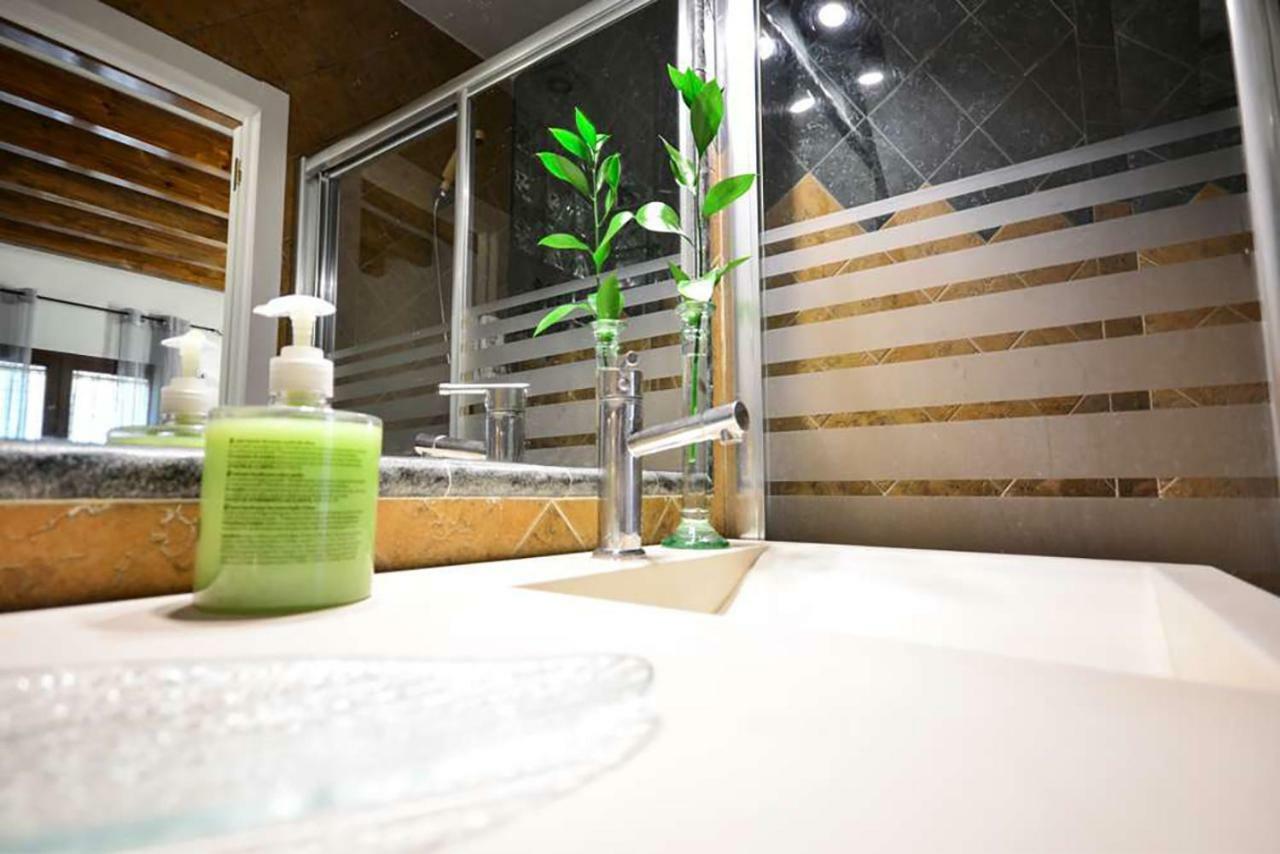 Casa Alfalfa 2 Dormitorios Terraza Y Solarium Privado Sevilla Bagian luar foto